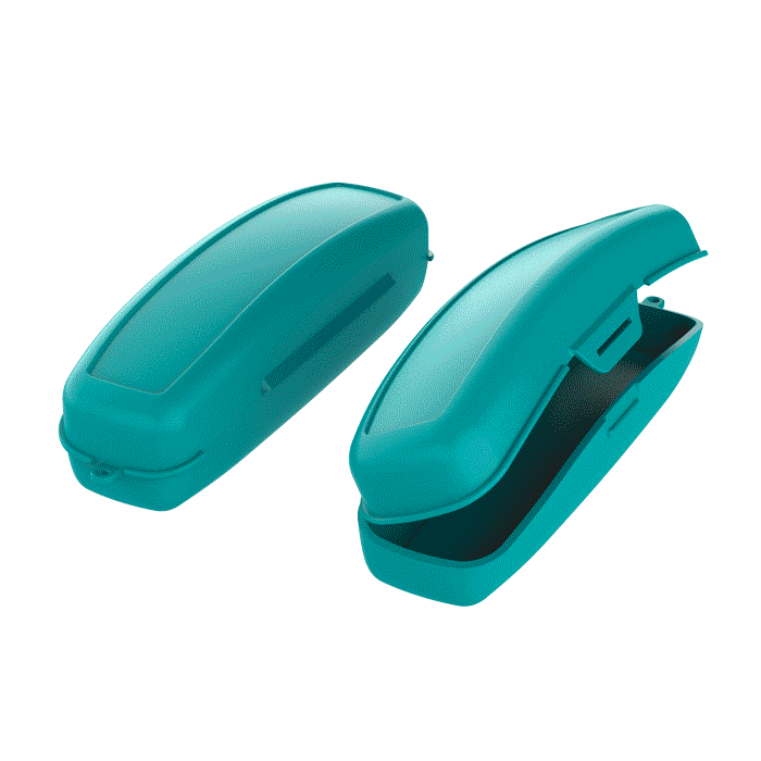 Mask case <b>made in Europe</b> in polypropylene (<b>recyclable PP</b>) for the protection and storage of all types of masks (hygienic, surgical, FFP2 and fabric). The box has a quick and secure closing system, has a light and minimal design for an easy transport and is easily washable even in the dishwasher. It allows the possibility of incorporating a <b>cord</b>, which is very practical for sports, to go the beach or the mountains and for school-age children. Contact us if you are interested in <b>special colors</b> or in <b>biodegradable materials</b>, as well as in customizing the case with your <b>corporate logo</b>.<br><br><a href='/news/LSOB-BIO-ang.pdf' target='_blank'>Check here for more information on the possibility of manufacturing in <b>biodegradable</b> material. </a>